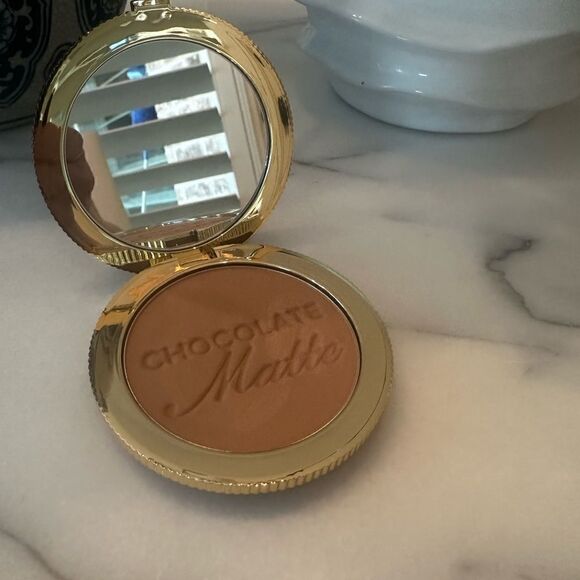 NWT Too Faced Matte Bronzer Chocolate Soleil - Picture 5 of 6